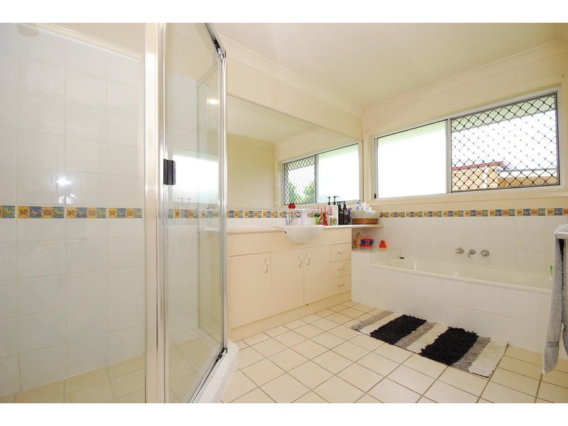 44 Westaway Crescent, Bellbowrie QLD 4070